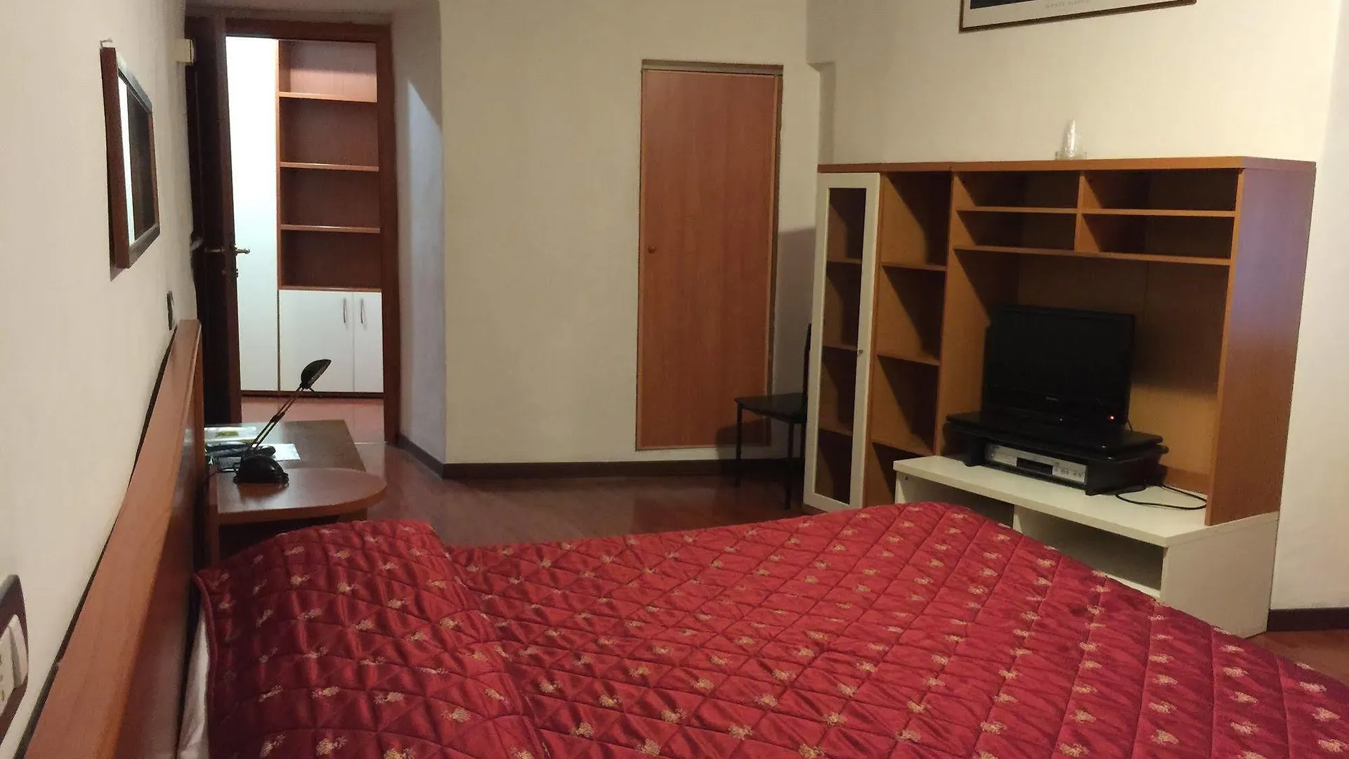Hotel Helvetia Genoa 3*,